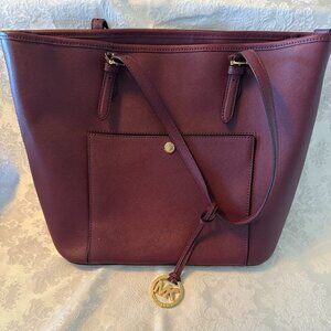 Michael Kors Jet Set Tote